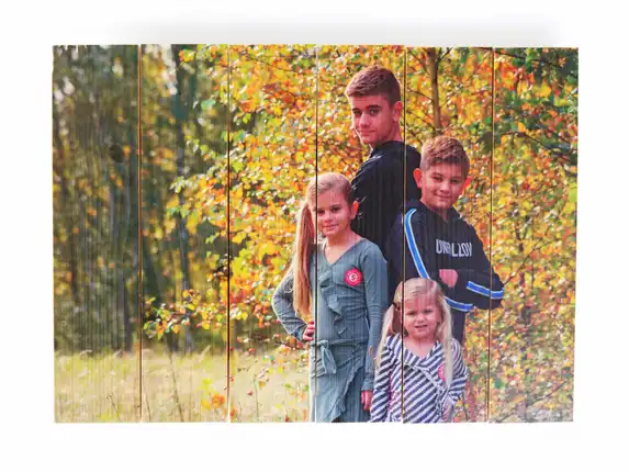 Vurenhout foto met planken vertikaal.